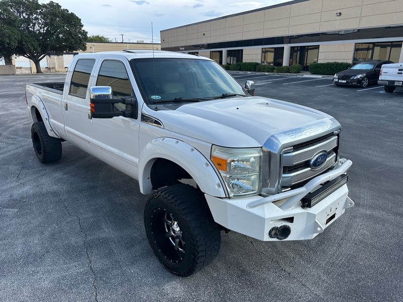 Ford Super Duty F-350 SRW Vehicle Full-screen Gallery Image 08