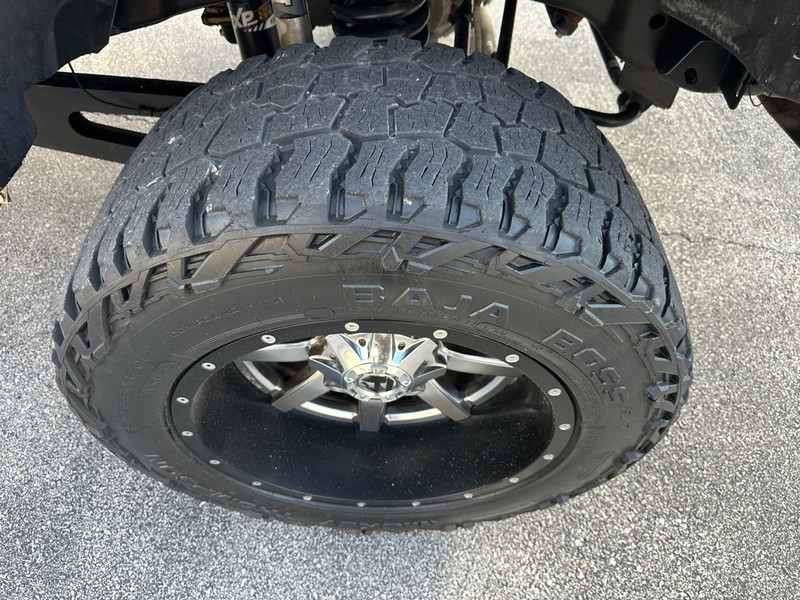 Ford Super Duty F-350 SRW Vehicle Full-screen Gallery Image 09