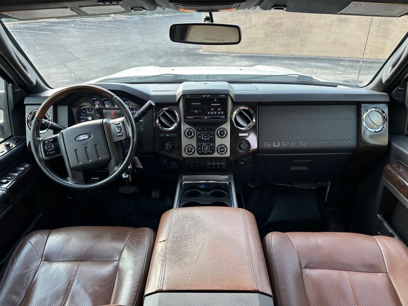 Ford Super Duty F-350 SRW Vehicle Full-screen Gallery Image 12