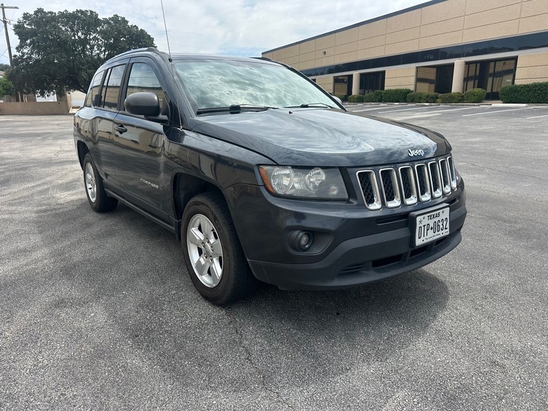Jeep Compass Vehicle Full-screen Gallery Image 07