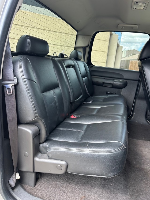 GMC Sierra 1500 Vehicle Full-screen Gallery Image 08