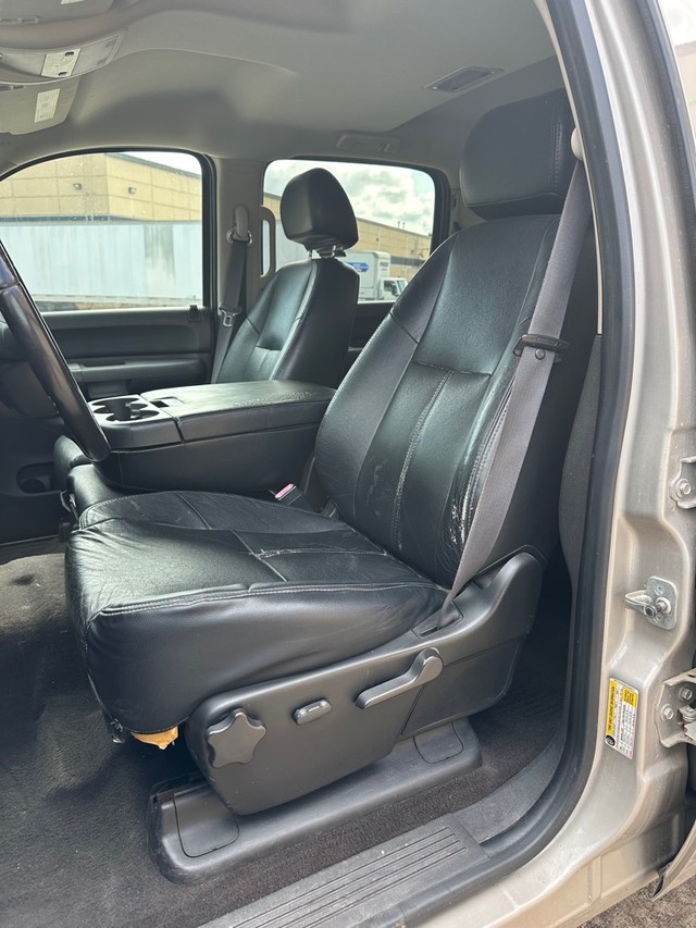 GMC Sierra 1500 Vehicle Full-screen Gallery Image 11