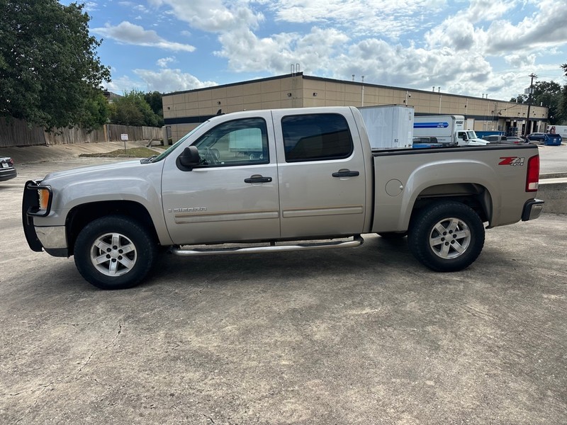 GMC Sierra 1500 Vehicle Full-screen Gallery Image 02