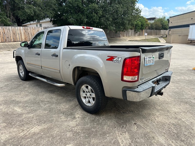 GMC Sierra 1500 Vehicle Full-screen Gallery Image 03