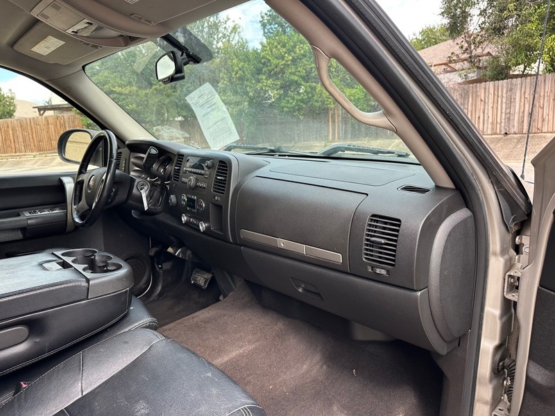 GMC Sierra 1500 Vehicle Full-screen Gallery Image 10