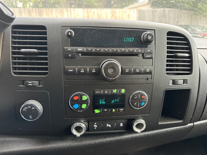 GMC Sierra 1500 Vehicle Full-screen Gallery Image 13