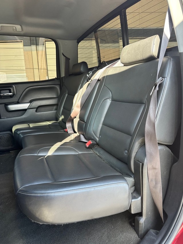 Chevrolet Silverado 2500HD Vehicle Full-screen Gallery Image 9