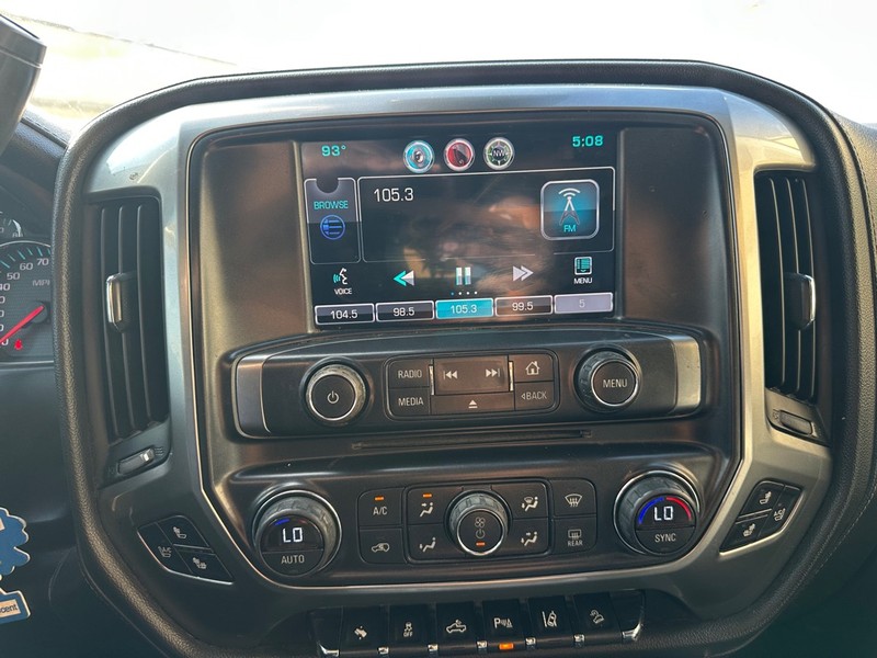 Chevrolet Silverado 2500HD Vehicle Full-screen Gallery Image 16