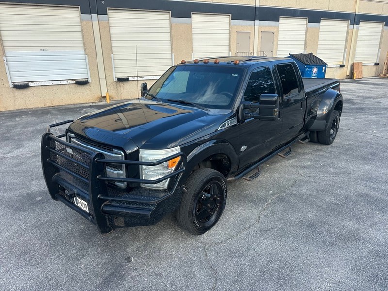 Ford Super Duty F-350 DRW Vehicle Full-screen Gallery Image 2