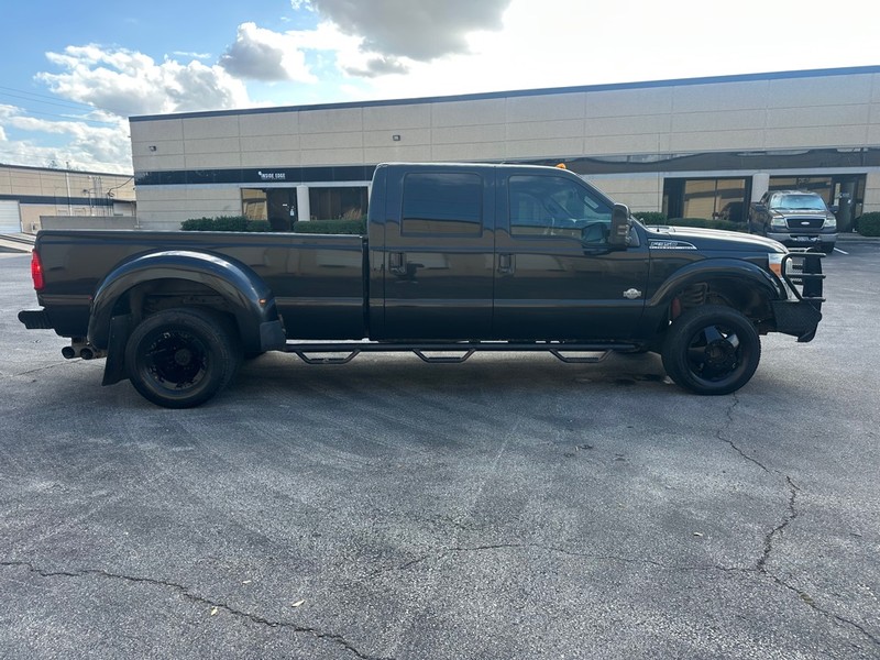 Ford Super Duty F-350 DRW Vehicle Full-screen Gallery Image 7