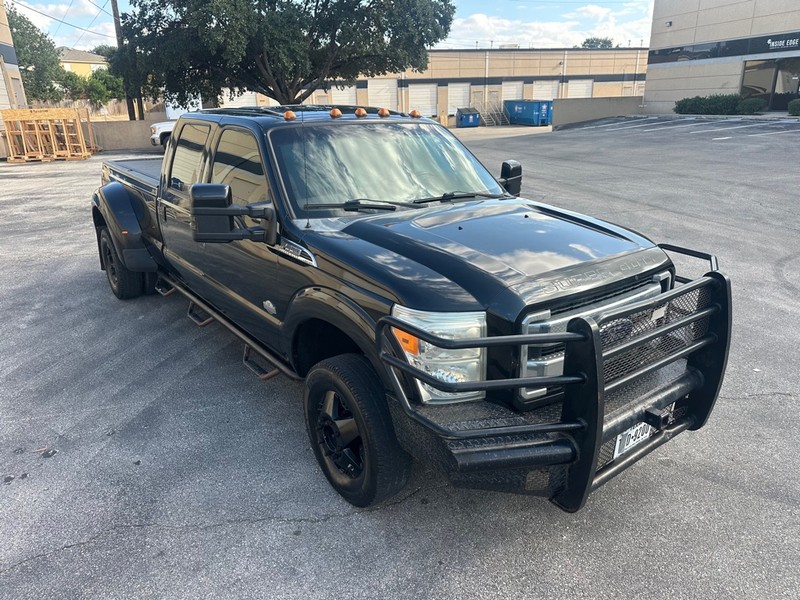 Ford Super Duty F-350 DRW Vehicle Full-screen Gallery Image 9