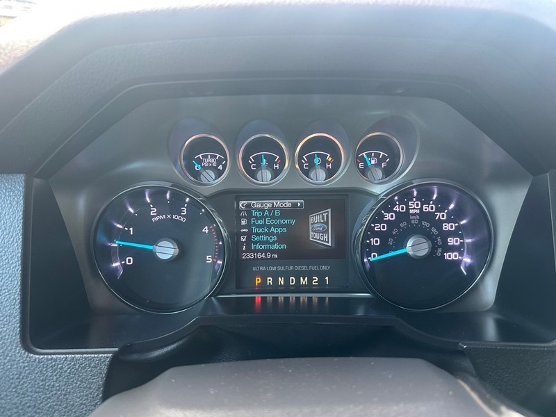 Ford Super Duty F-350 DRW Vehicle Full-screen Gallery Image 19