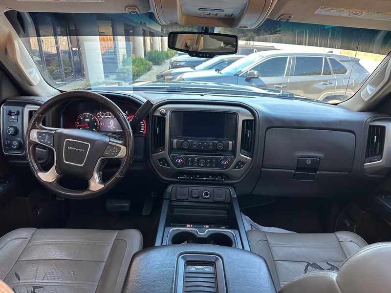 GMC Sierra 2500HD Vehicle Full-screen Gallery Image 11