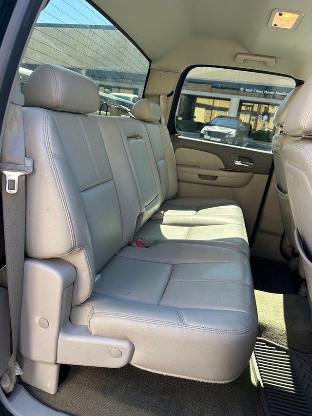 GMC Sierra 2500HD Vehicle Full-screen Gallery Image 08