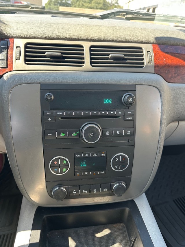 GMC Sierra 2500HD Vehicle Full-screen Gallery Image 14