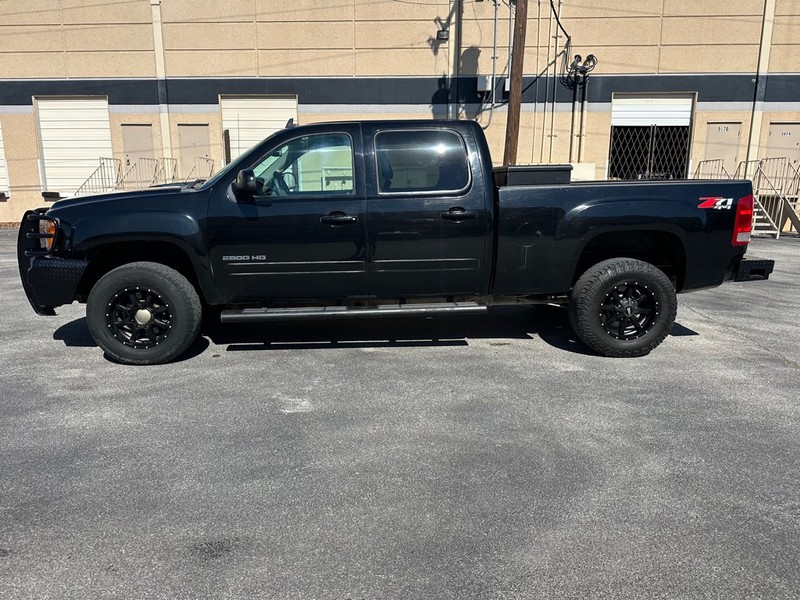 GMC Sierra 2500HD Vehicle Full-screen Gallery Image 02