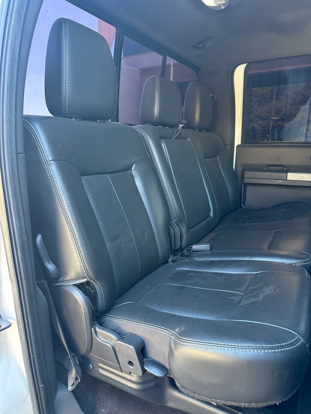 Ford Super Duty F-250 SRW Vehicle Full-screen Gallery Image 10