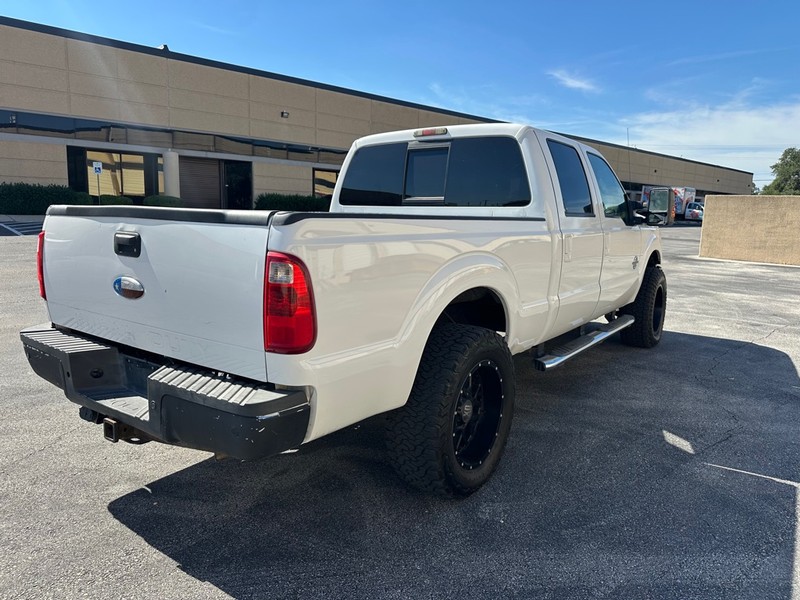 Ford Super Duty F-250 SRW Vehicle Full-screen Gallery Image 04