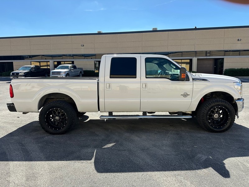 Ford Super Duty F-250 SRW Vehicle Full-screen Gallery Image 05