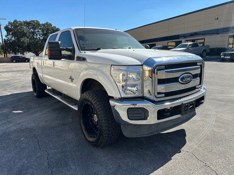 Ford Super Duty F-250 SRW Vehicle Full-screen Gallery Image 06