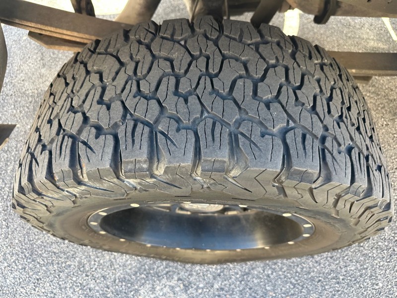 Ford Super Duty F-250 SRW Vehicle Full-screen Gallery Image 08