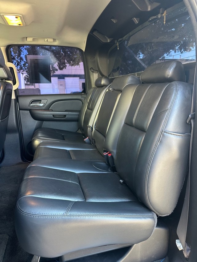 Chevrolet Avalanche Vehicle Full-screen Gallery Image 09