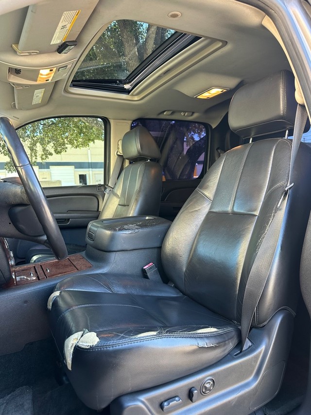 Chevrolet Avalanche Vehicle Full-screen Gallery Image 15