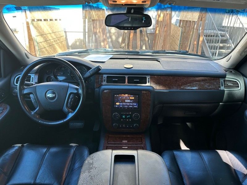 Chevrolet Avalanche Vehicle Full-screen Gallery Image 11
