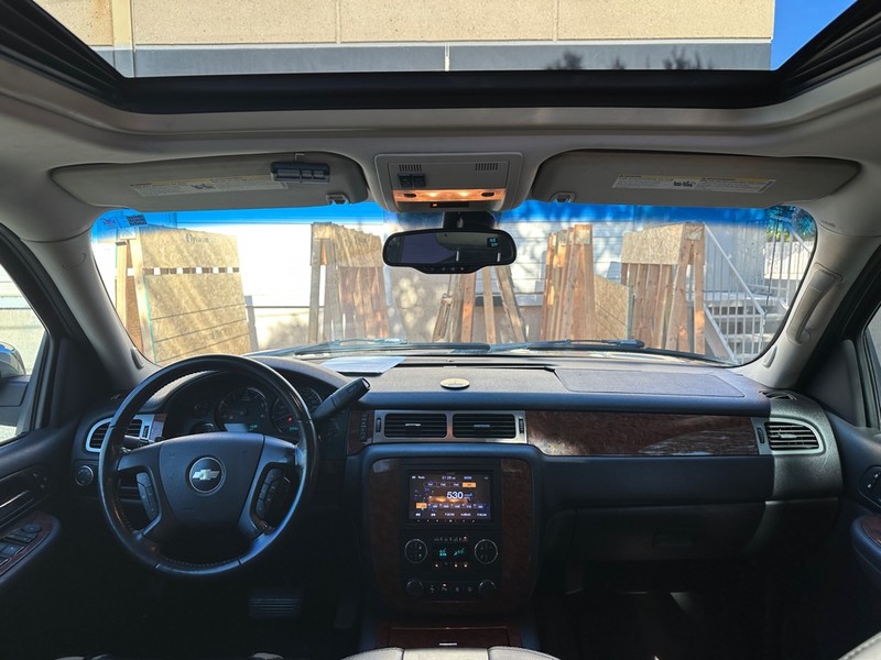 Chevrolet Avalanche Vehicle Full-screen Gallery Image 12