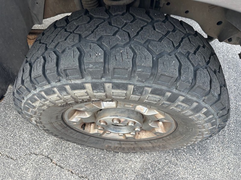 Ford Super Duty F-250 SRW Vehicle Full-screen Gallery Image 07