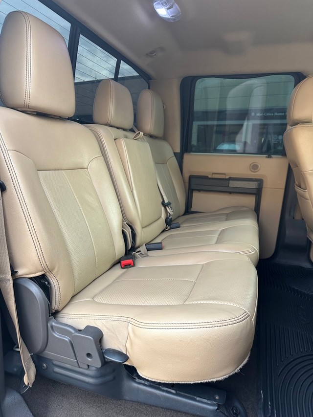 Ford Super Duty F-350 DRW Vehicle Full-screen Gallery Image 21