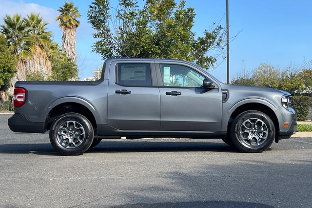 Ford Maverick Vehicle Full-screen Gallery Image 02