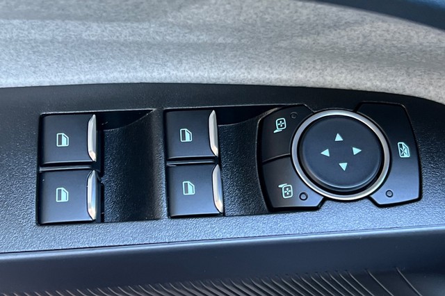 Ford Maverick Vehicle Full-screen Gallery Image 11