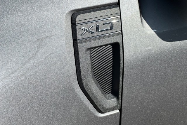 Ford Maverick Vehicle Full-screen Gallery Image 29