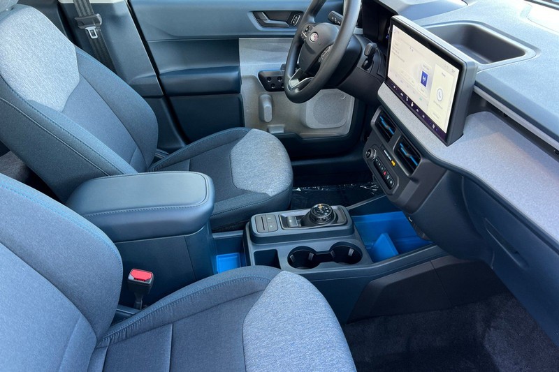 Ford Maverick Vehicle Full-screen Gallery Image 15