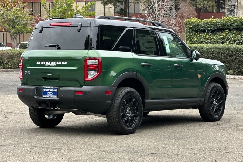 Ford Bronco Sport Vehicle Full-screen Gallery Image 03
