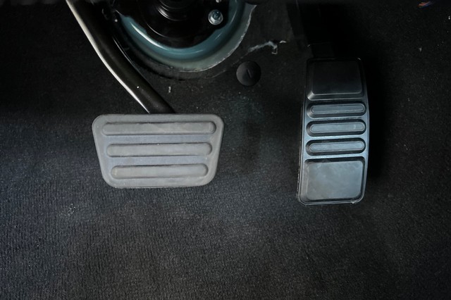 Ford Mustang Vehicle Full-screen Gallery Image 30