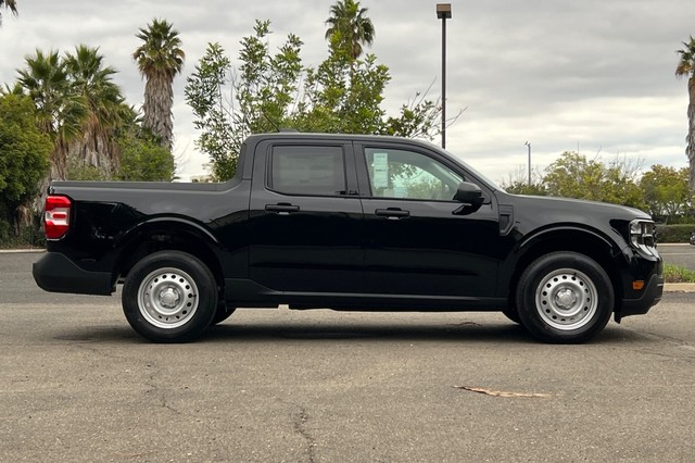 Ford Maverick Vehicle Full-screen Gallery Image 02