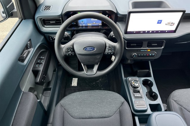 Ford Maverick Vehicle Full-screen Gallery Image 14