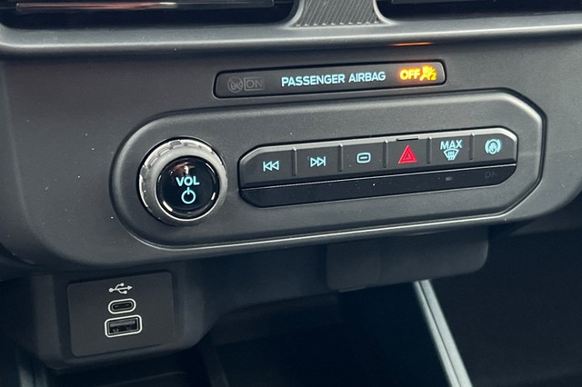 Ford Maverick Vehicle Full-screen Gallery Image 20