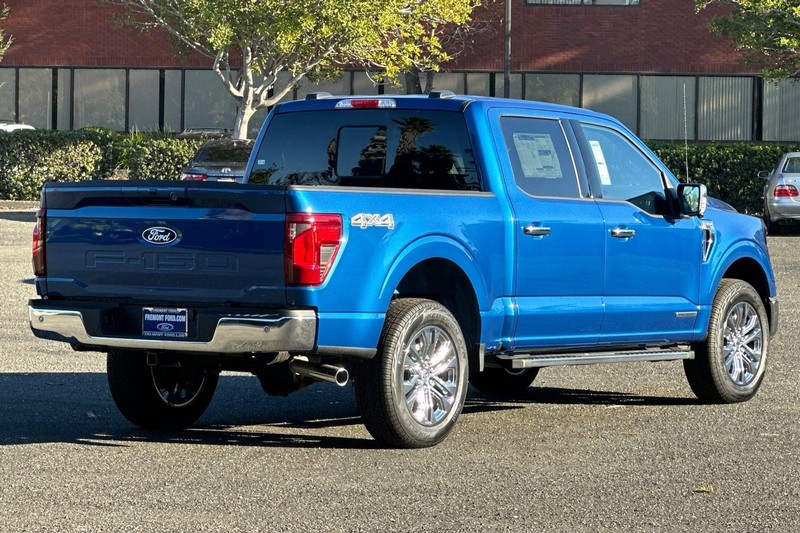 Ford F-150 Vehicle Full-screen Gallery Image 03