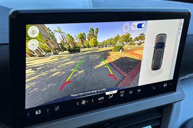 Ford Explorer Vehicle Full-screen Gallery Image 23