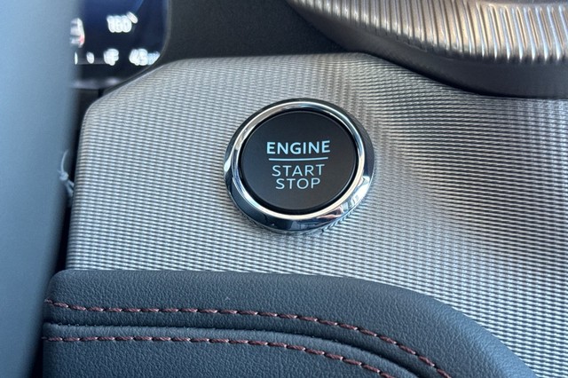 Ford Explorer Vehicle Full-screen Gallery Image 26