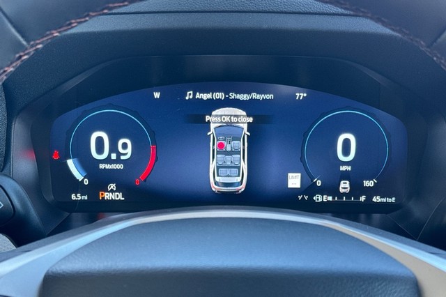 Ford Explorer Vehicle Full-screen Gallery Image 30