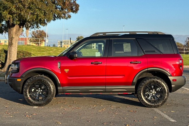 Ford Bronco Sport Vehicle Full-screen Gallery Image 06