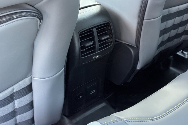 Ford Bronco Sport Vehicle Full-screen Gallery Image 13