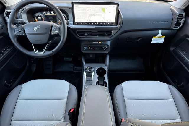 Ford Bronco Sport Vehicle Full-screen Gallery Image 14