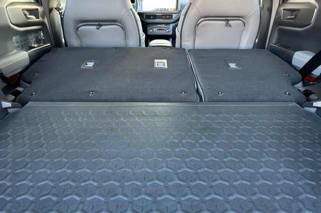 Ford Bronco Sport Vehicle Full-screen Gallery Image 16