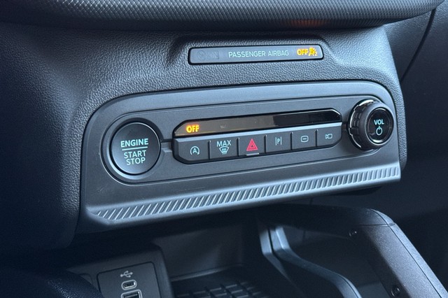 Ford Bronco Sport Vehicle Full-screen Gallery Image 23