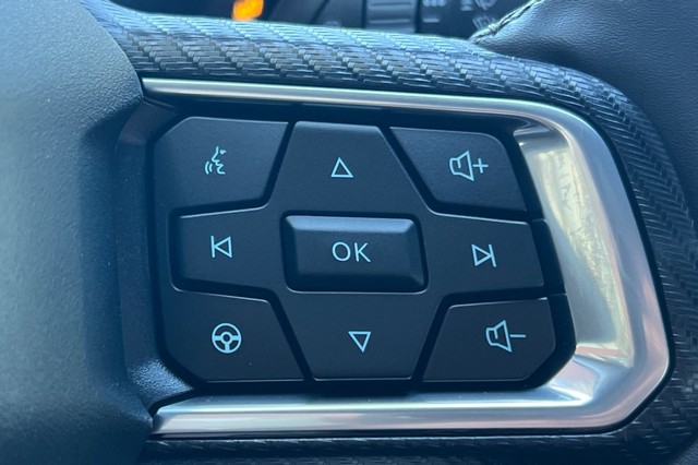 Ford Mustang Vehicle Full-screen Gallery Image 25